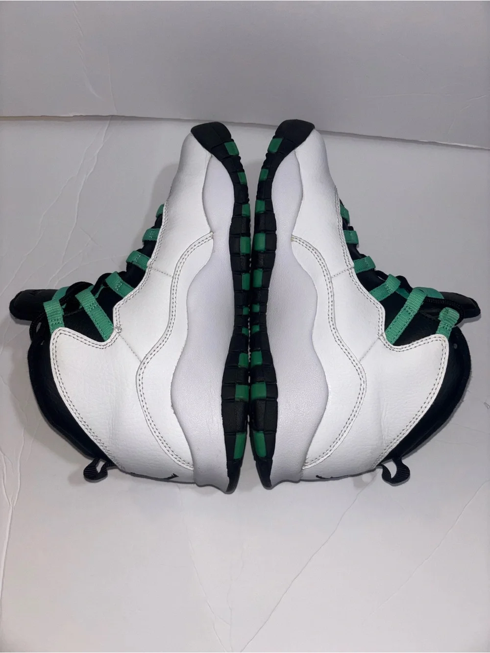 Air Jordan 10 Retro 30TH GG lace up shoes White Green Black Boys Size 5.5